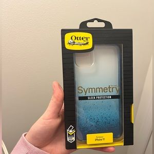 Iphone 11 Otterbox phone case - symmetry